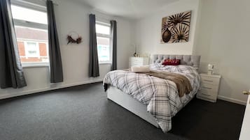 House | 4 bedrooms, free WiFi, bed sheets