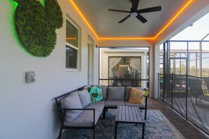 Terrace/patio - Incredible home with Game Room/Cinema/Pool&Spa 227861! (Kissimmee)