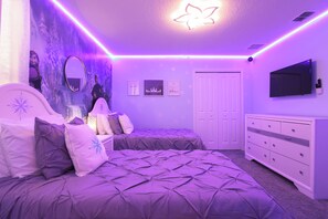 9 chambres, fer et planche à repasser, lit de bébé portatif, Wi-Fi