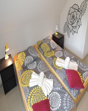 Huis | 4 slaapkamers, individueel gemeubileerd, beddengoed