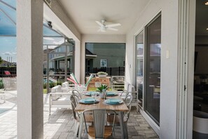 Outdoor dining - Disney Resort Mansion 6bd6bt (Kissimmee)