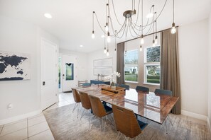 Dining - Disney Resort Mansion 6bd6bt (Kissimmee)