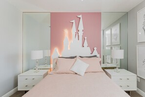 6 bedrooms, iron/ironing board, WiFi, bed sheets