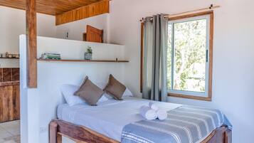 Decoración personalizada, muebles diferentes y escritorio