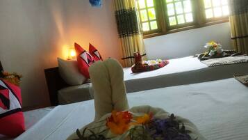 Couette en duvet d'oie, bureau, Wi-Fi gratuit, draps fournis