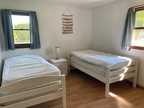 2 bedrooms, WiFi, bed sheets