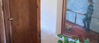 Retro affordable 2-bedroom apartment with WiFi in Montauk