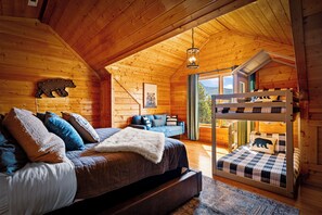 6 bedrooms, desk, iron/ironing board, free WiFi - Luxury Cabin w/View! Sleeps 22, Movie Rm, Game Rm! (Gatlinburg)