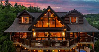 Sky Walk Lodge! Sleeps 22, Mountain View, Full Game Room!