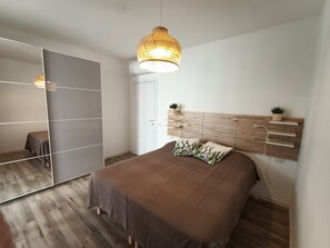 2 Schlafzimmer, Bügeleisen/Bügelbrett, Reisekinderbett, WLAN