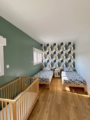 3 bedrooms, iron/ironing board, travel cot, free WiFi