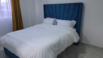 2 bedrooms, desk, iron/ironing board, WiFi