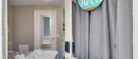 1 bedroom, desk, iron/ironing board, WiFi