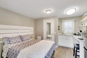 1 bedroom, desk, iron/ironing board, WiFi