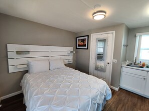 1 bedroom, desk, iron/ironing board, WiFi - ✧ Micro Studio in Timeless Olde Town Arvada ✧ (Arvada)