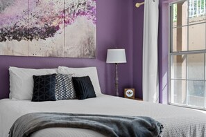 2 عدّة غرف نوم ومكتب ومكواة/لوح كي وواي فاي