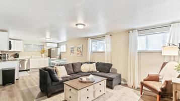 Televisión y chimenea