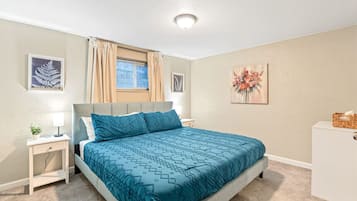 4 habitaciones, escritorio, tabla de planchar con plancha y wifi