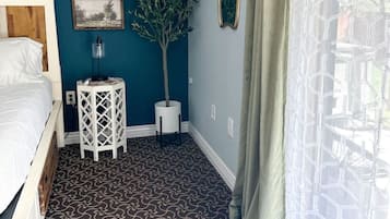 2 habitaciones, escritorio, tabla de planchar con plancha y wifi gratis