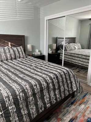 1 habitación, tabla de planchar con plancha, wifi y ropa de cama 