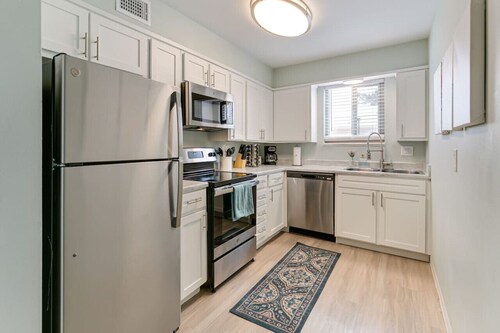 The Lakewood Nook | Stylish 1BR Extended Stay