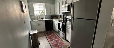 Réfrigérateur, cafetière/bouilloire