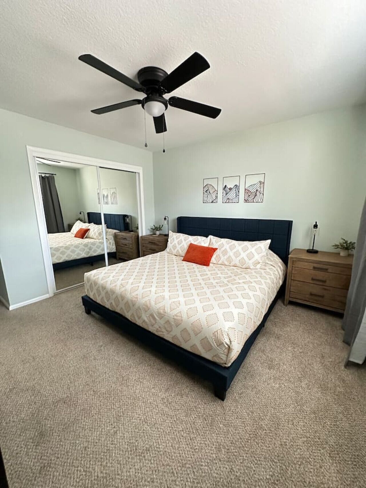 1 habitación, tabla de planchar con plancha, wifi y ropa de cama 