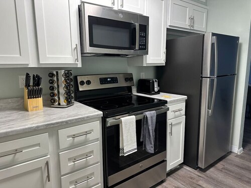 Two Creeks Furnished Apartment Homebase