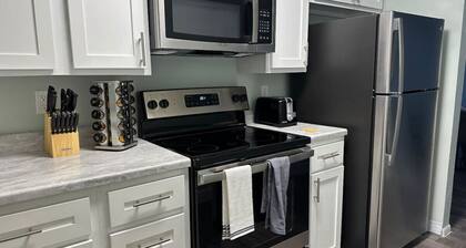 Two Creeks Furnished Apartment Homebase