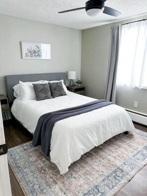 1 bedroom, iron/ironing board, WiFi, bed sheets - The Congress Park Retreat – 1BR Near Cherry Creek (Denver)
