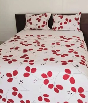 1 bedroom, desk, iron/ironing board, WiFi - GreenSpring
(Cape Coast)