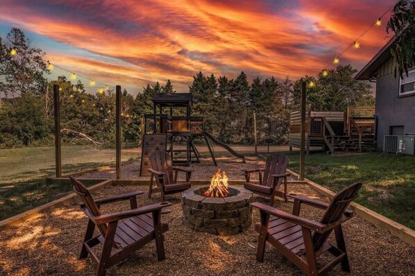 Property grounds - Location-HotTub-Theater-Playground-Arcade (Pigeon Forge)