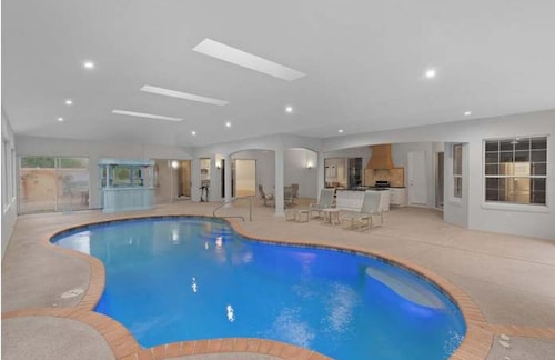 Escape to Luxury: Designer Pool Home in Harmswood of Belle Aire, The Villages