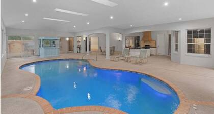 Escape to Luxury: Designer Pool Home in Harmswood of Belle Aire, The Villages