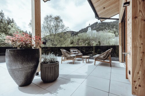 Luxury chalet "Studio 963", indoor pool, gym, elevator, cinema and more