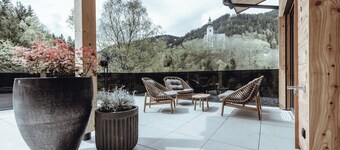 Luxury chalet "Studio 963", indoor pool, gym, elevator, cinema and more