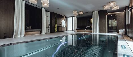 Innenpool, beheizter Pool