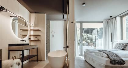 Luxury chalet "Studio 963", indoor pool, gym, elevator, cinema and more