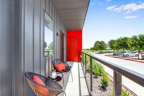 Appartement, 1 kingsize bed met slaapbank, terras, uitzicht op de stad (Pure Texas Poolside Oasis) | Terras