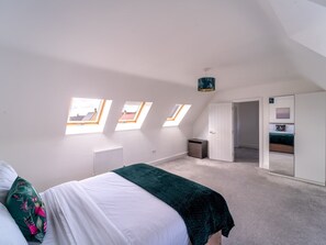 5 bedrooms, iron/ironing board, travel crib, free WiFi