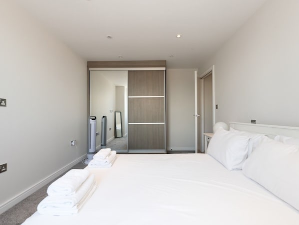 1 chambre, fer et planche à repasser, Wi-Fi gratuit, draps fournis