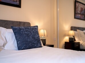3 habitaciones, tabla de planchar con plancha y wifi gratis 