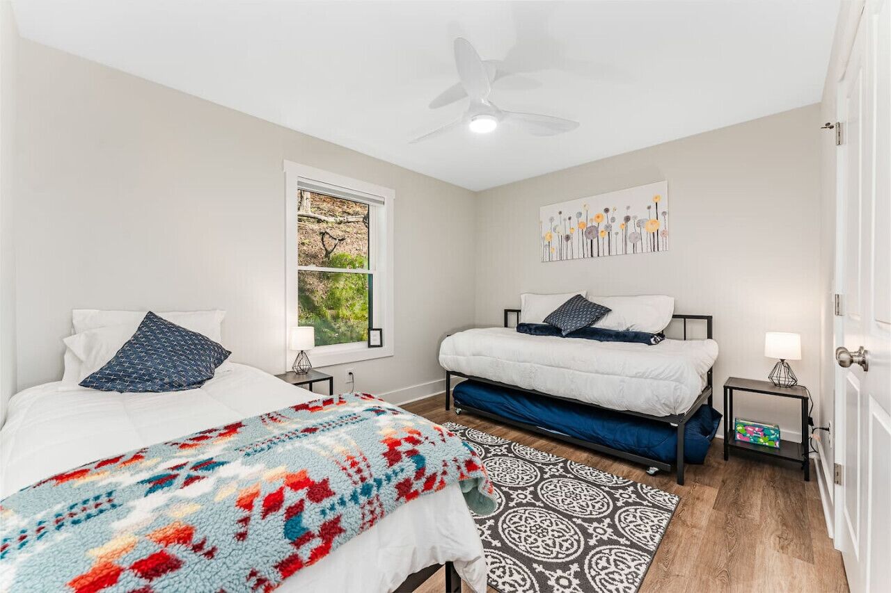4 bedrooms, desk, free WiFi, bed sheets