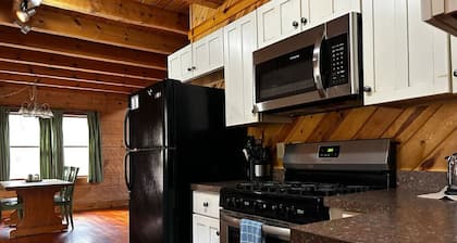 Cozy Cabin your perfect pet friendly mountain escape