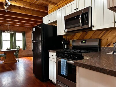 Cozy Cabin your perfect pet friendly mountain escape