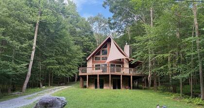 Porch Paradise: Lake Access, Pet-Friendly, and Ultimate Family Fun – Sleeps 13!