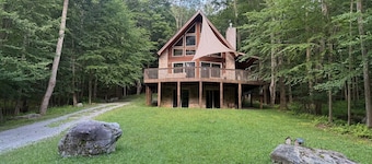 Porch Paradise: Lake Access, Pet-Friendly, and Ultimate Family Fun – Sleeps 13!