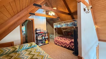 3 bedrooms, desk, travel crib, free WiFi
