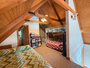 3 chambres, bureau, lit de bébé portatif, accès au Wi-Fi (inclus)