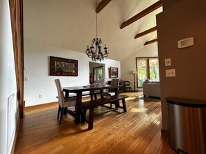 Interior - Country Roads: Relax by the Fire Pit & Enjoy Lake Views at Alpine Lake (Terra Alta)